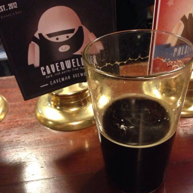 https://untappd.s3.amazonaws.com/photo/2013_12_02/0b87f69fb686c8b20d5de5ab113c0ff4_640x640.jpg